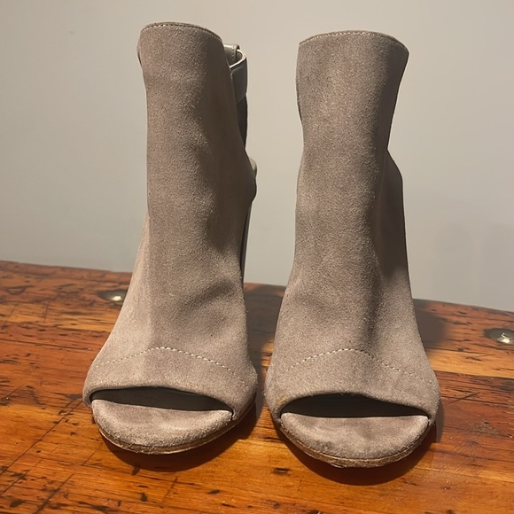 VINCE Addison Open Toe Suede/Leather Block Heeled Size 7.5 - Picture 5 of 6